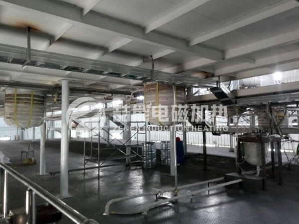 316不銹鋼反應(yīng)釜電磁加熱在高原再創(chuàng)佳績(jī)